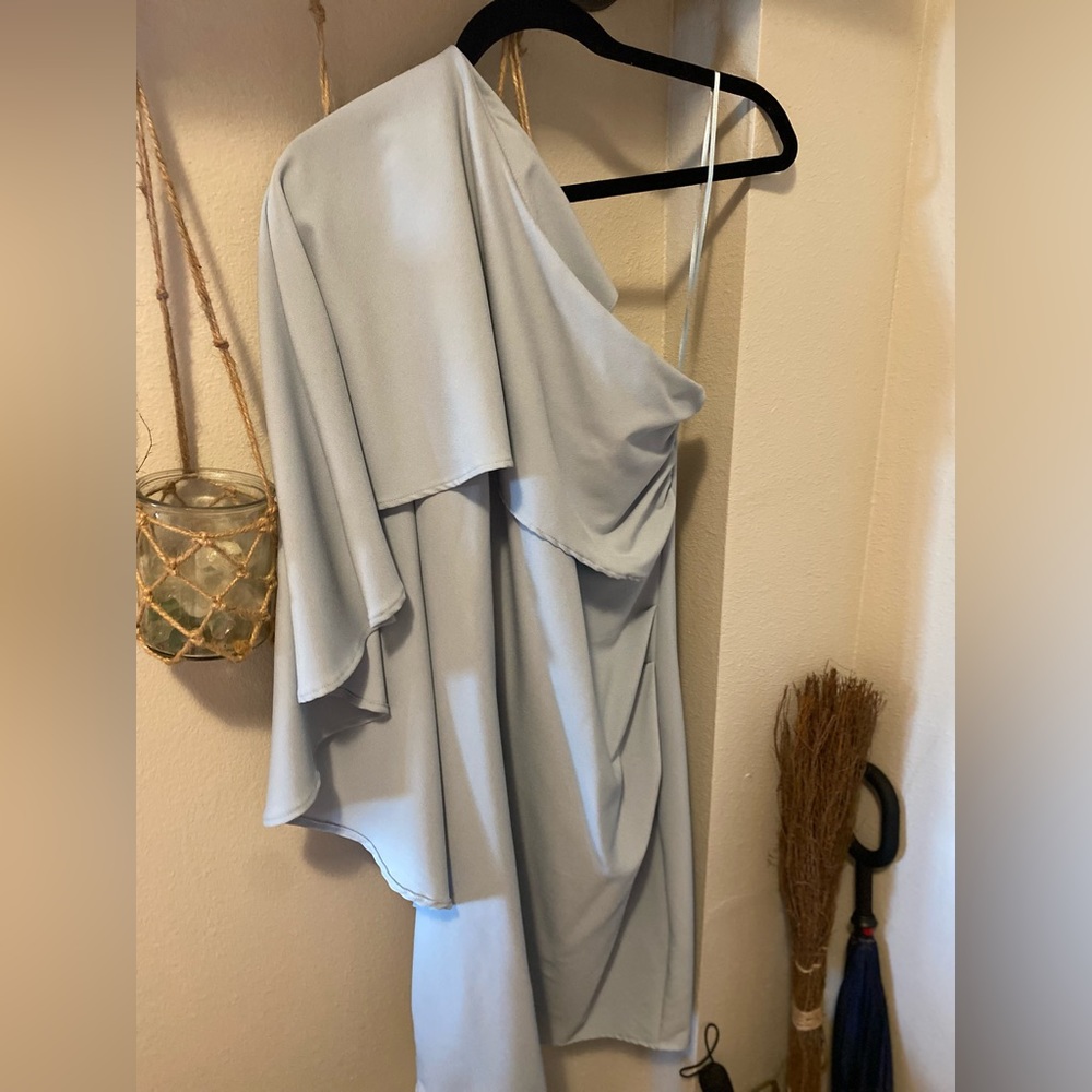 >>fun + funky closet clean out y’all! 
🪩dresses, tops, and bottoms s, m, and l